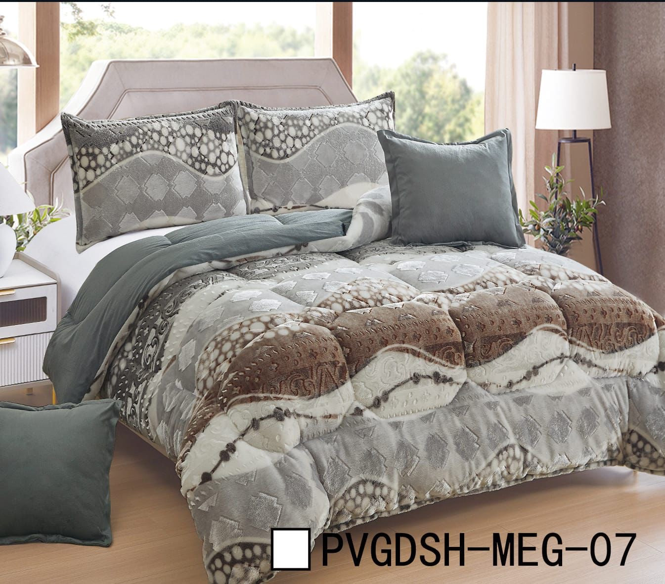 Soft cozy fleece bedset 6 pc set