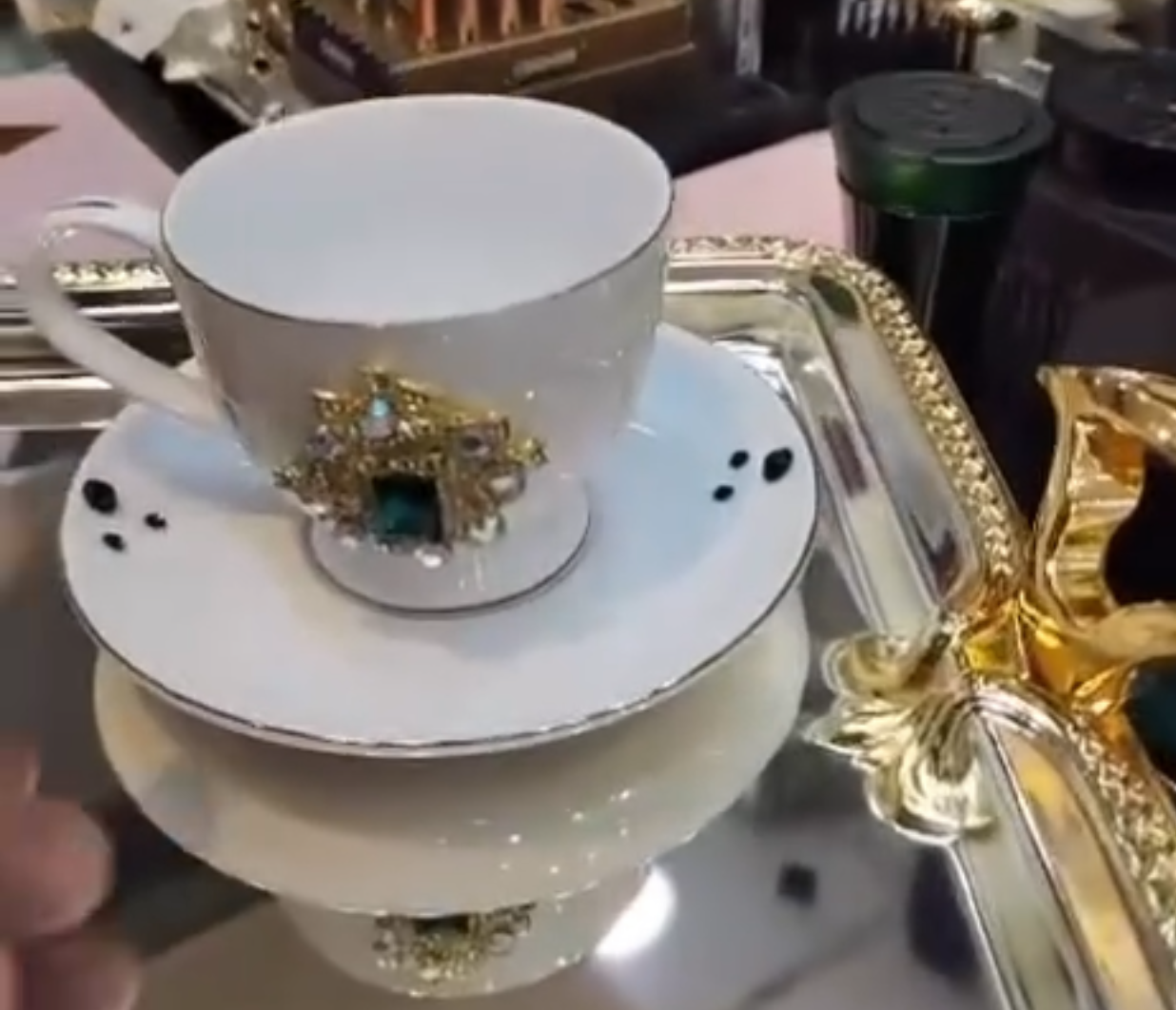 12 pc set with tray 6 cup 6 saucer with stone work fancy crockery